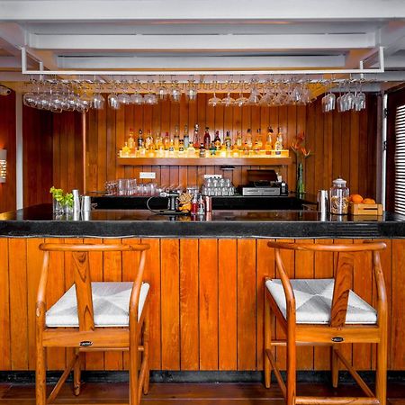 The Park Bangalore, Mg Road Ngoại thất bức ảnh The bar at the Taj Bengal
