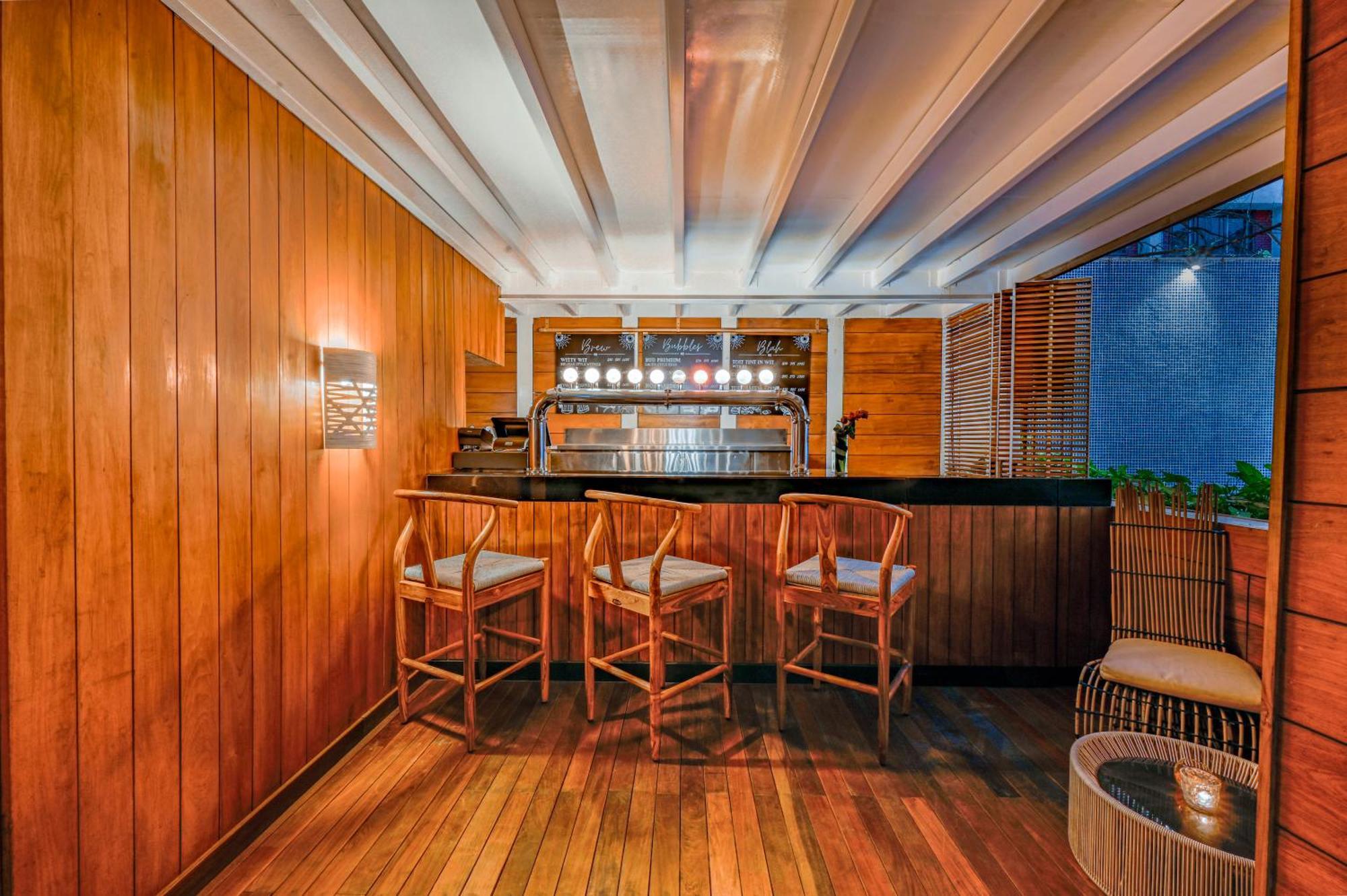 The Park Bangalore, Mg Road Ngoại thất bức ảnh The bar at the 19th floor