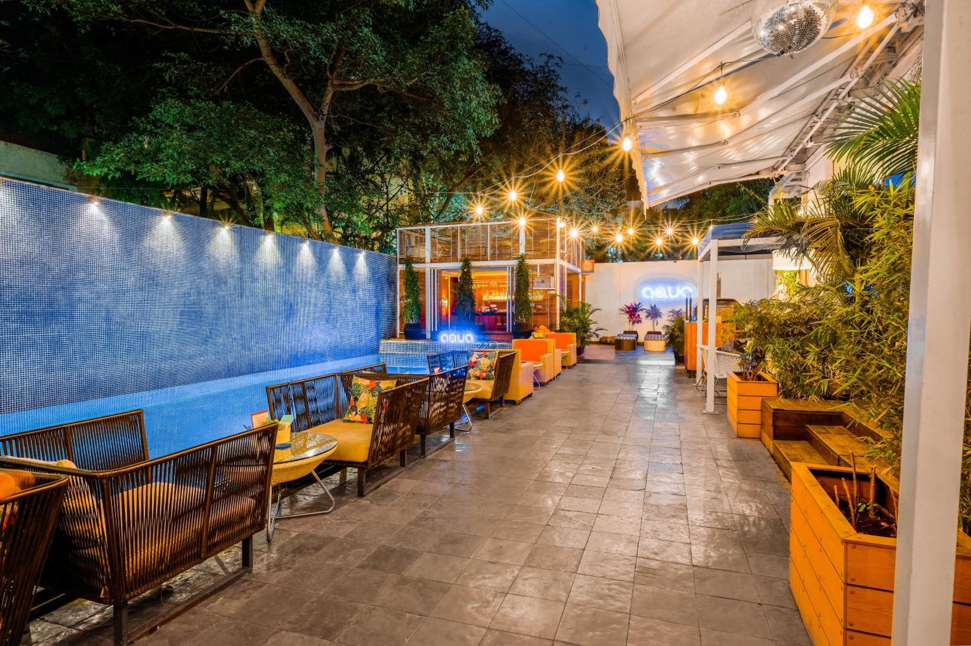 The Park Bangalore, Mg Road Ngoại thất bức ảnh The restaurant's outdoor seating area