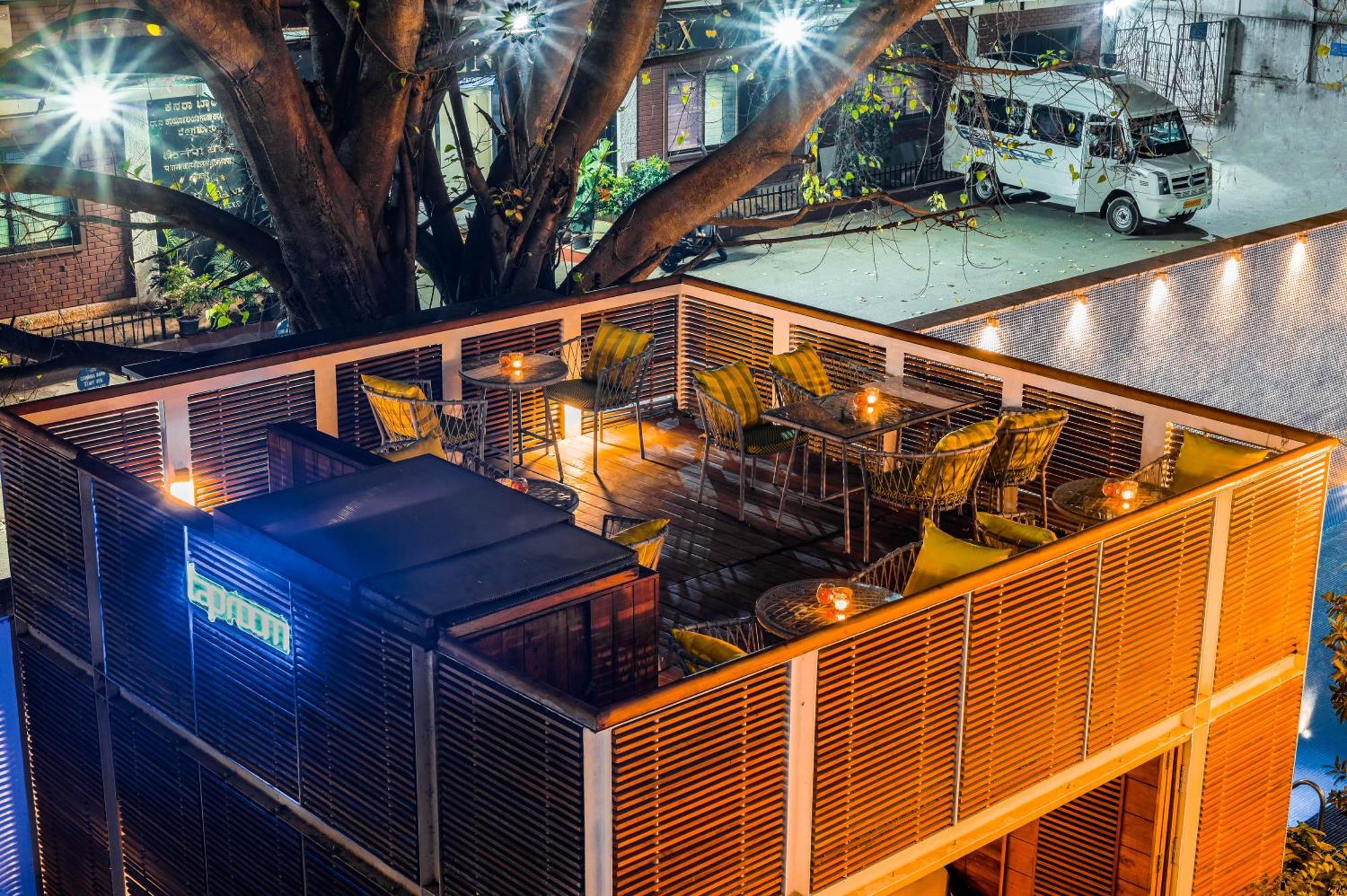 The Park Bangalore, Mg Road Ngoại thất bức ảnh The patio at the restaurant